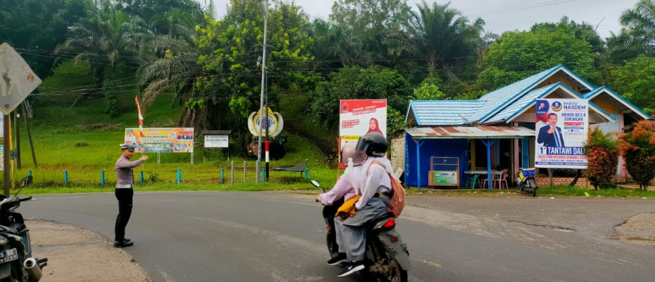 Berikan Pelayanan Masyarakat, Polsek Ketahun Gelar Morning Traffic Control