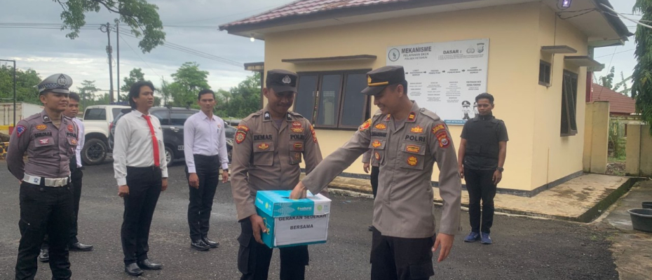 Wujud Polri Selalu Peduli, Polsek Ketahun Lakukan Kegiatan Gerakan Sedekah Bersama