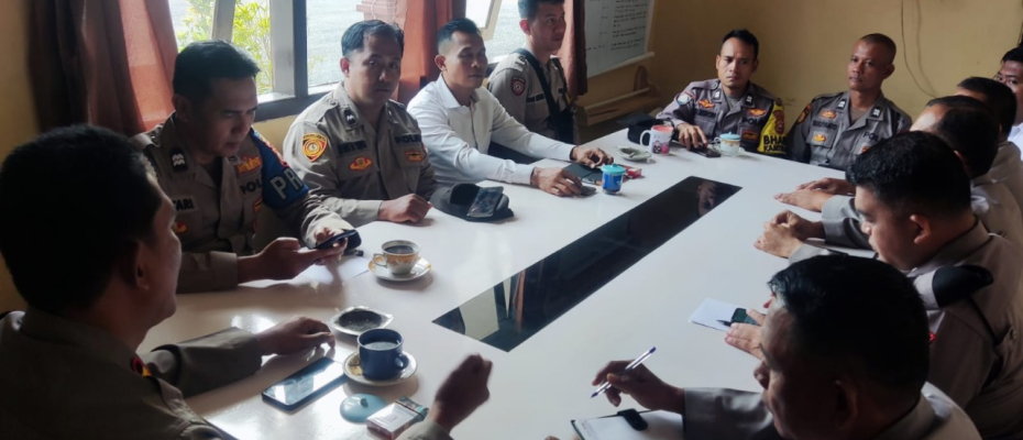 Pimpin Anev Mingguan, Kapolsek Padang Jaya : Tingkatkan Kinerja dan Pelayanan Masyarakat