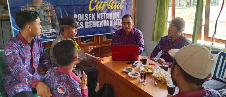 Melalui Program Jumat Curhat, Polsek Ketahun Dengar Keluhan Masyarakat Desa