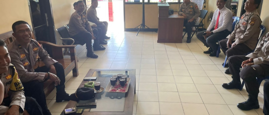 Tingkatkan Kinerja, Waka Polsek Ketahun Pimpin Anev Pelaksanaan Tugas Kepolisian Sehari - Hari