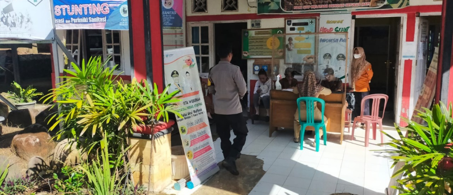 Sambangi Puskesmas, Bhabinkamtibmas Polsek Ketahun Imbau Kamtibmas