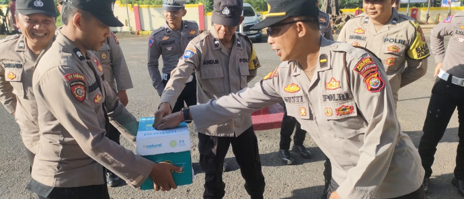 Peduli Masyarakat, Polsek Ketahun Lakukan Gerakan Sedekah Bersama