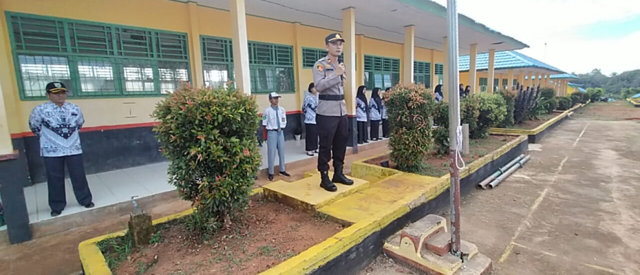 Kapolsek Ketahun Jadi Pembina Upacara Di SMA N 15 Bengkulu Utara