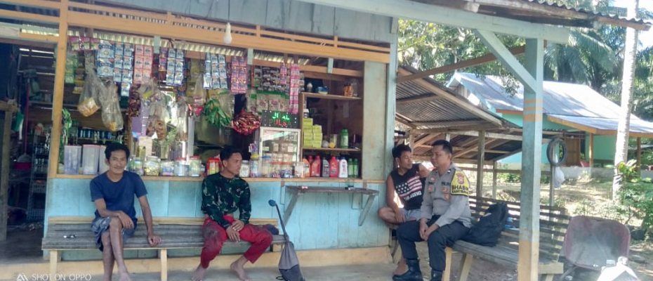 Bhabinkamtibmas Sambang Warga Binaanya Di Desa Talang Baru