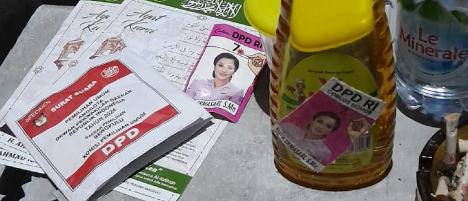 Sebar Minyak Goreng, Calon DPD Elisa Dilaporkan ke Bawaslu