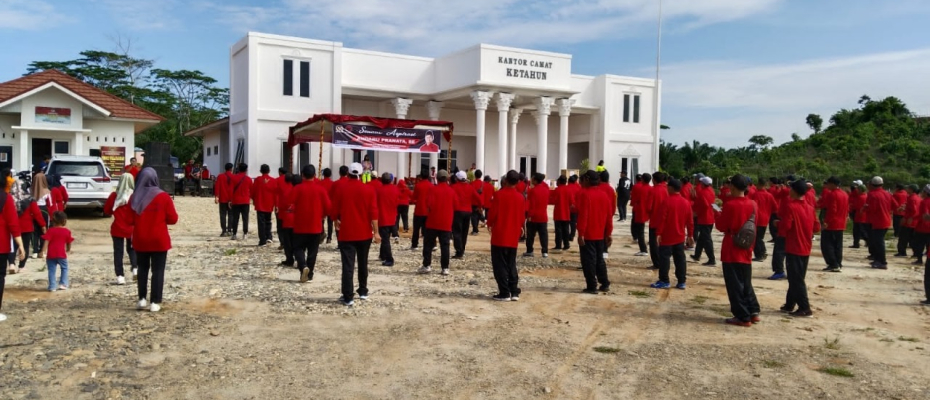 Polsek Ketahun Hadiri Kegiatan Senam Aspirasi Bersama di Halaman Kantor Camat Ketahun