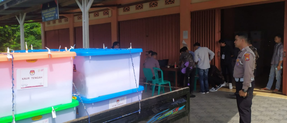 Pastikan Aman, Polres Kaur Kawal Ketat Pergeseran Surat Suara Pemilu 2024