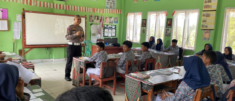 Polisi Sahabat Anak dan Police Goes To School Sat Lantas Polres Mukomuko Sosialisai di Sekolah