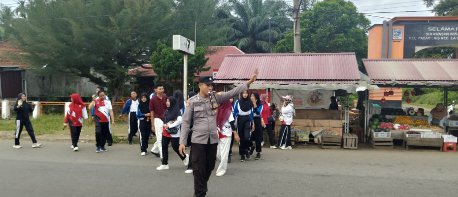 Polsek Lais Amankan Jalan Santai dan Pentas Seni SMAN 03 Bengkulu Utara 