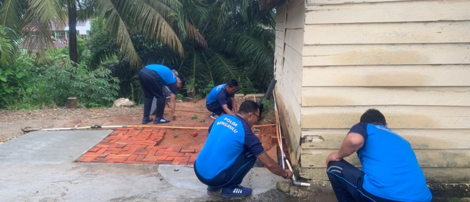 Jaga Kebersihan Mako, Polsek Ketahun Laksanakan Kurve Bersama Personel