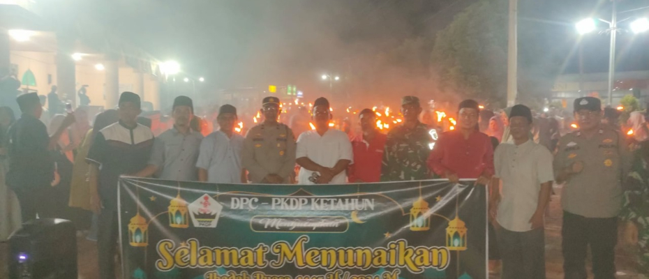 Personel Polsek Ketahun Kawal Pawai Obor Sambut Ramadhan