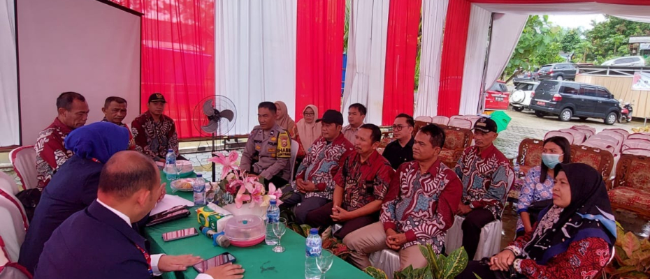 Bhabinkamtibmas Polsek Ketahun Hadiri Giat Re-Akreditasi Puskesmas Bukit Harapan
