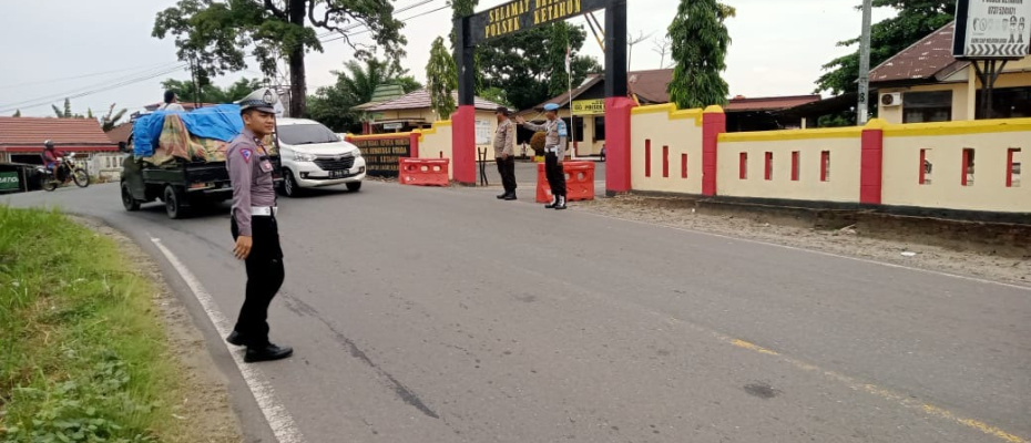 Morning Traffic Control Polsek Ketahun Beri Kelancaran di Jalan Raya Pada Masyarakat