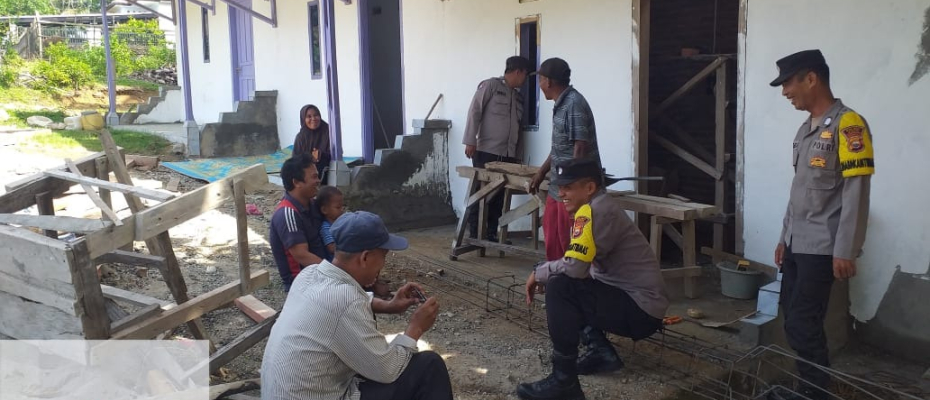 Personel Piket Yanmas Polsek Kaur Tengah Patroli Presisi Sambangi Warga Sampaikan Imbauan Kamtibmas 