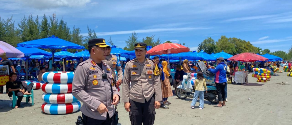 Masih Dalam Suasana Lebaran, Kapolresta Bengkulu Imbau Pengunjung Pantai Zakat Untuk Tetap Waspada