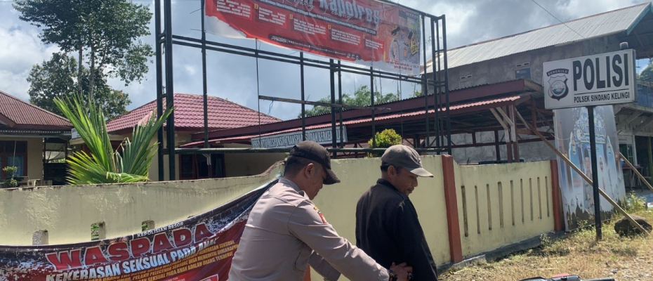 Cegah Kejahatan, Polsek Sindang Kelingi Gelar Razia Senjata Tajam