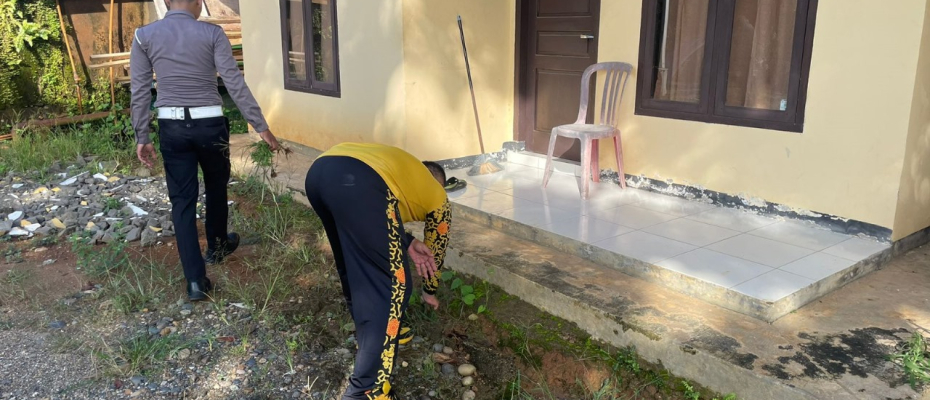 Jaga Kebersihan Mako, Polsek Ketahun Laksanakan Kurve Bersama Personel