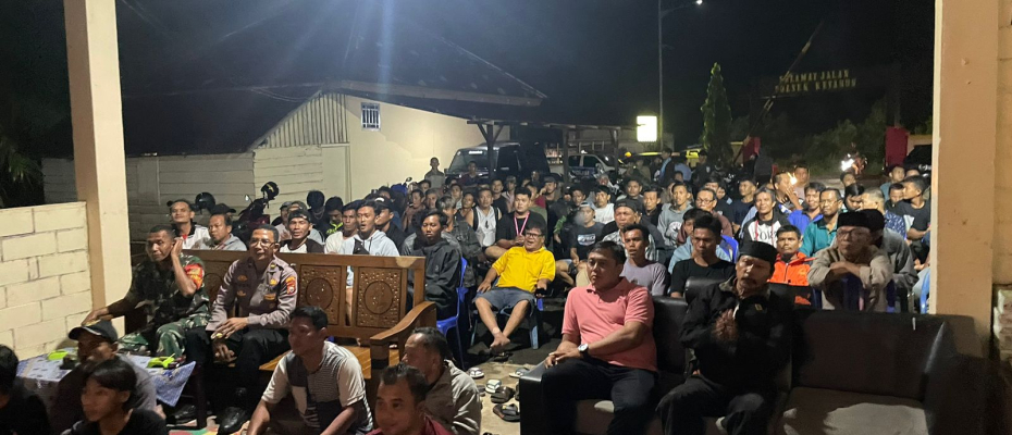 Keseruan Masyarakat Saat Nobar Semi Final AFC 2024, di Mako Polsek Ketahun