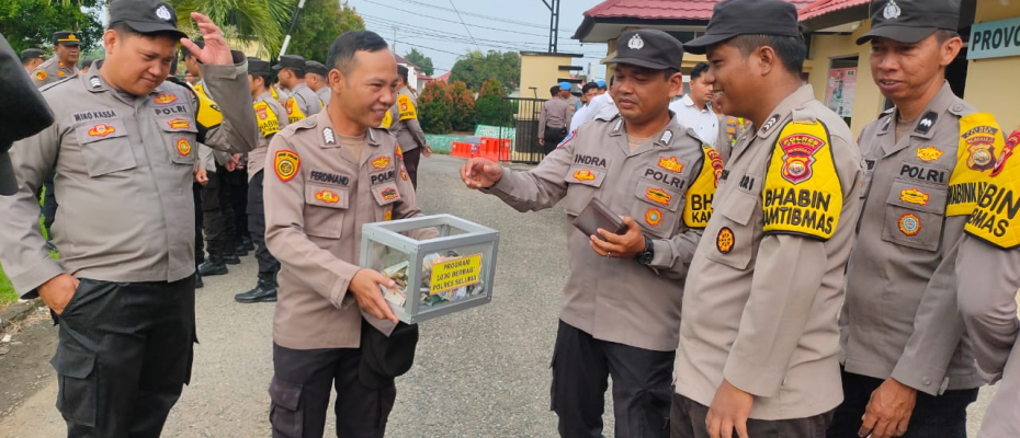 Usai Apel Pagi, Polres Seluma Laksanakan Program Seribu Berbagi 