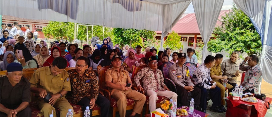 Beri Rasa Aman, Polsek Ketahun  Hadiri Pelepasan Siswa Siswi SMP N 13 Bengkulu Utara Tahun 2024