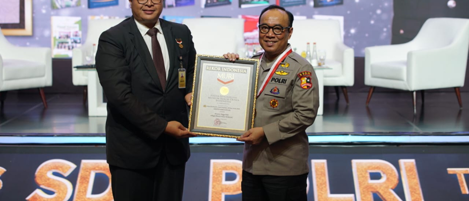 Bedah Buku As SDM Pol, Meritokrasi Jabatan Fungsional di Lingkungan Polri guna Mewujudkan SDM Unggul Mendapat Apresiasi Tinggi Para Pembicara 