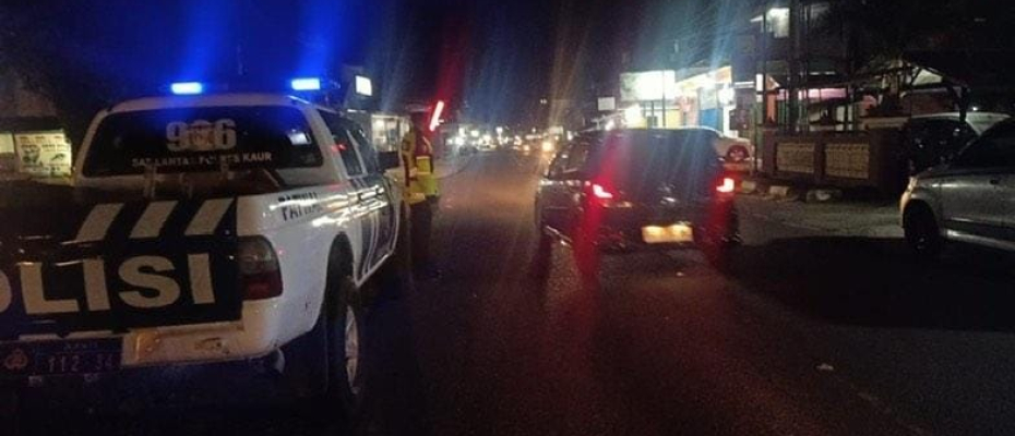 Satlantas Polres Kaur Patroli Blue Light Ciptakan Kamseltibcarlantas di Malam Hari 