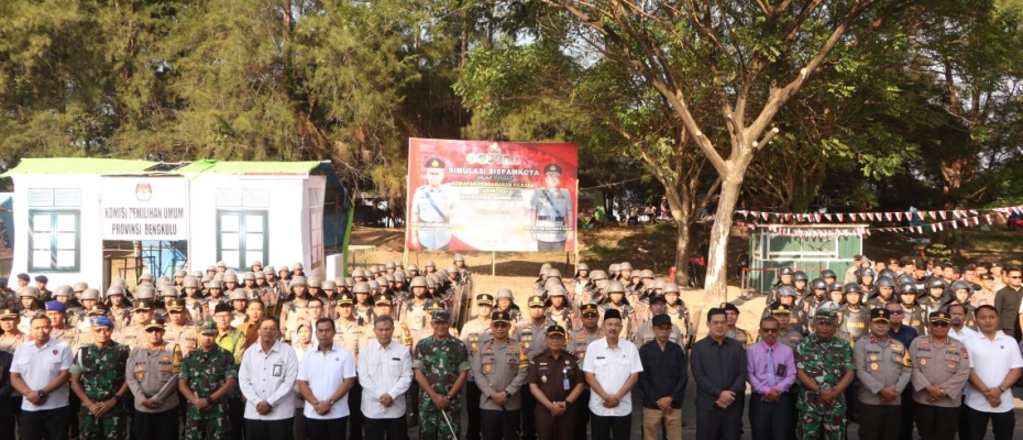 Wujudkan Pemilu Damai, Kapolda Bengkulu Pimpin Simulasi Sispamkota