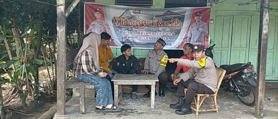 Sampikan Pesan-Pesan Kamtibmas, Polsek Sindang Kelingi Minggu Kasih Bersama Warga 