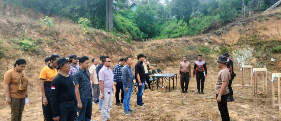 Asah Kemampuan, Polres Kaur Latihan Rutin Menembak