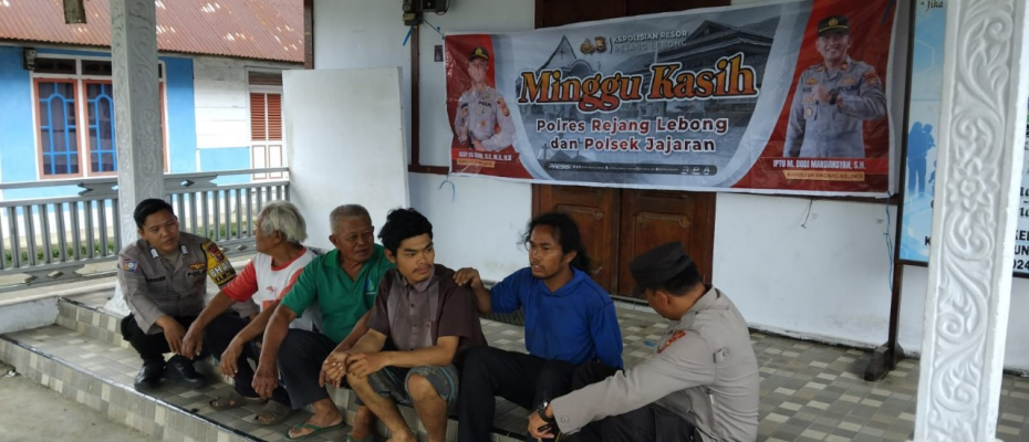 Polsek Sindang Kelingi Minggu Kasih bersama Warga Dengarkan Keluhan Terkait Kamtibmas  
