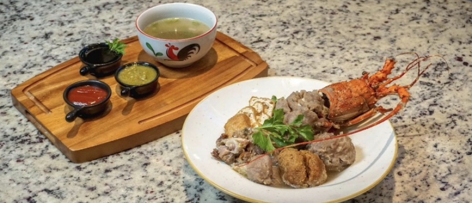 Bakso Iga dan Lobster Hadir Menggoyang Lidah di Palm Restaurant Mercure Bengkulu!