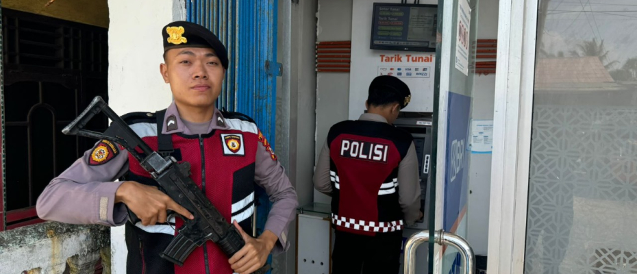 Personel Polres Kaur Laksanakan Patroli Pengamanan di Area ATM untuk Antisipasi Kejahatan dan Beri Rasa Aman kepada Masyarakat