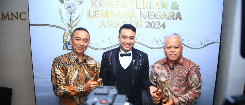 Polri Raih Penghargaan Lembaga Dengan Pelayanan dan Komunikasi Terbaik