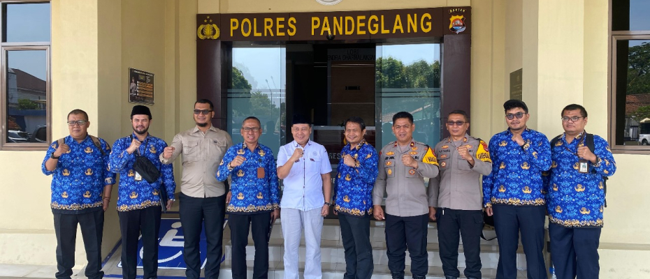 Kompolnas Apresiasi Penghargaan Presiden kepada Tujuh Satker Polri dalam Kunjungan Kerja di Pandeglang