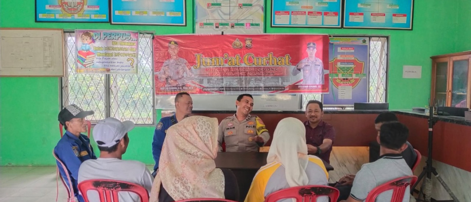 Polsek Bermani Ulu Gelar Kegiatan Jumat Curhat di Desa Kampung Melayu