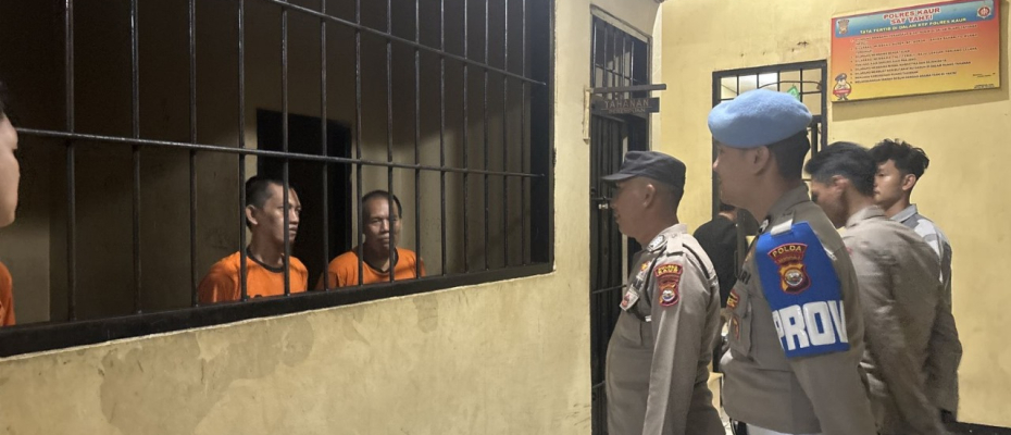 Pastikan Aman, Piket Pawas Polres Kaur Cek dan Kontrol Ruang Tahanan