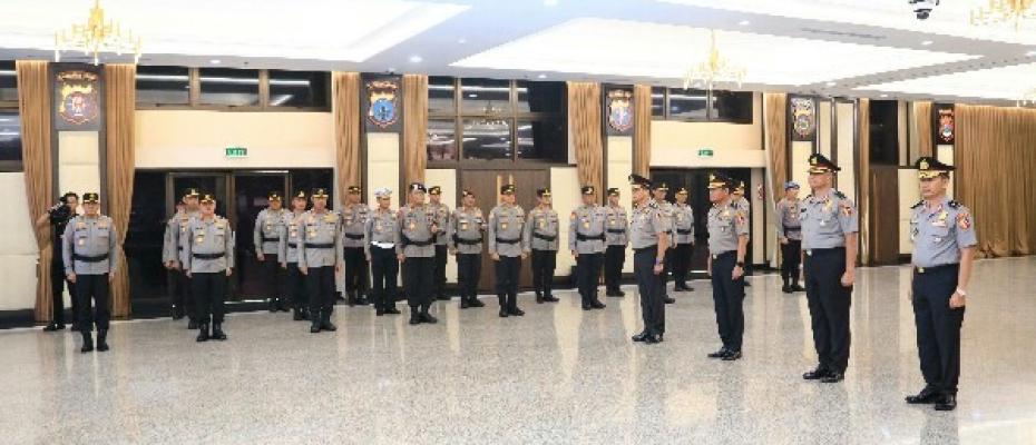Kapolri Pimpin Kenaikan Pangkat 4 Pati-Pamen Polri