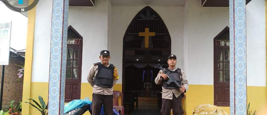 Polsek Padang Ulak Tanding Amankan Ibadah Minggu di Gereja GKII Kasie Kasubun