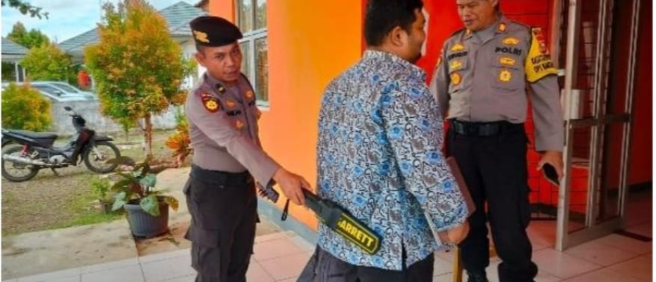 Polres Seluma Laksanakan Pam Kantor Penyelenggara Pilkada Bentuk Nyata Polri Jaga Kondusifitas Selama Rangkaian Operasi Mantap Praja