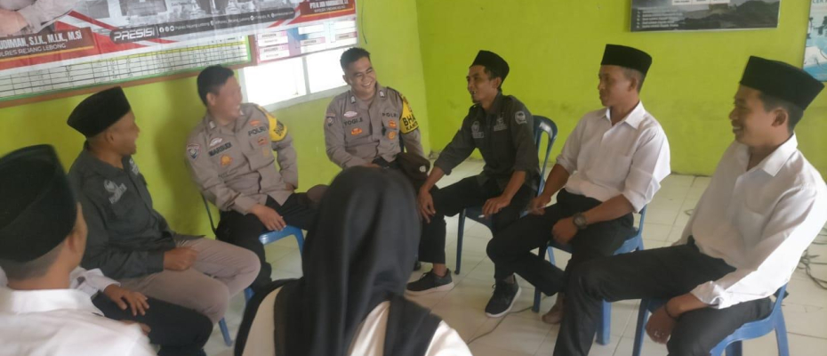 Polsek Sindang Kelingi Gelar Jumat Curhat Bersama Warga untuk Tingkatkan Keamanan dan Kamtibmas