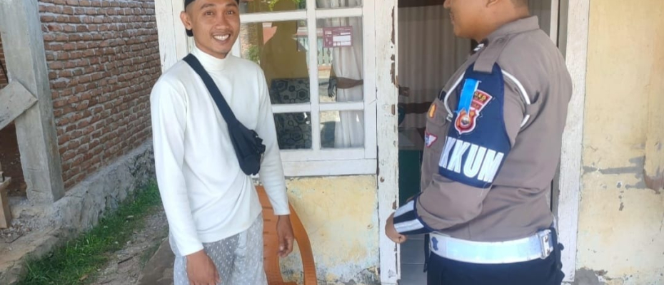 Kapolres Kaur Lakukan Sambang Door to Door untuk Jaga Kamtibmas Menjelang Pilkada