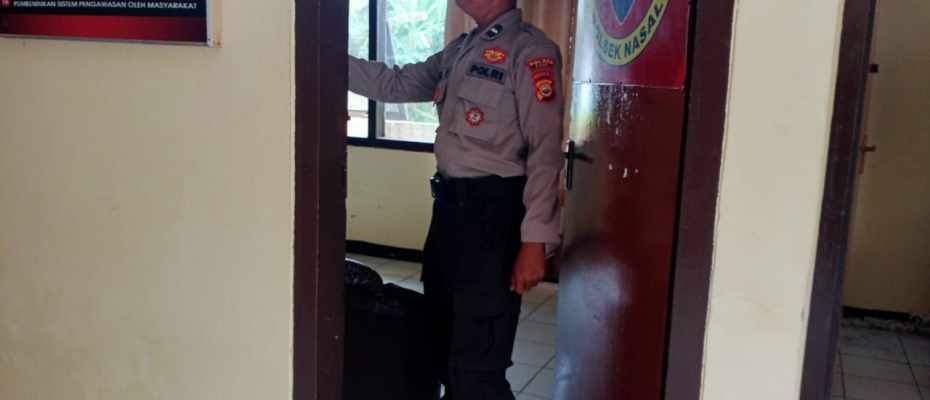Piket Yanmas Regu II Lakukan Pengecekan dan Kontrol Instalasi Listrik di Mako Polsek Nasal
