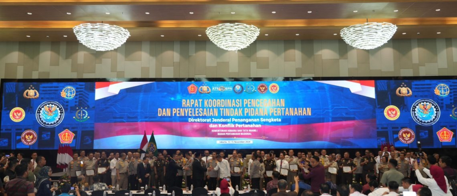 Berhasil Selesaikan Tindak Pidana Pertanahan Selama 2024, Kapolda Bengkulu Dapat Pin Emas Menteri BPN