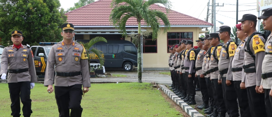 Polres Seluma Laksanakan Apel Pergeseran Personel Pengamanan Tempat Suara Pilkada Serentak 2024