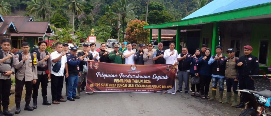Personil Pam Tps Bersama Kpu Laksanakan Pergeseran Logistik Pilkada 2024 Ke Tps Terjauh Sungai Lisai