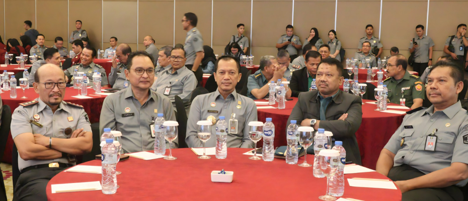 Kakanwil Kemenkumham Bengkulu Santosa Hadiri Seminar Bersama Imigrasi Dengan Tema Mewujudkan Cara Pandang Keimigrasian Strategis dalam Menyongsong Indonesia Ema 