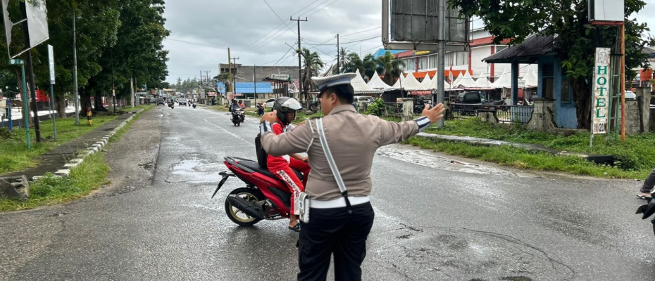 Polres Kaur Gelar Pengaturan dan Pantauan Lalu Lintas di Jalan Raya