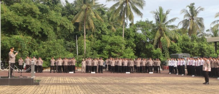 Kapolda Bengkulu Pimpin Apel Pagi, Ingatkan Personel Jaga Kesehatan dan Waspadai Situasi Pasca Pemungutan Suara