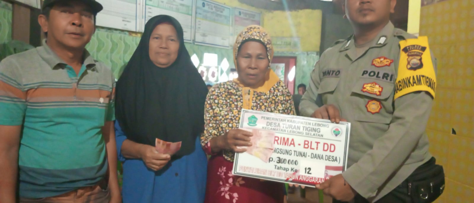 Cooling System, Bhabimkamtibmas Polsek Lebong Selatan Hadiri Pembagian BLT DD di Desa Turan Tiging